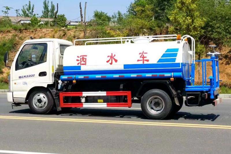 凯马5吨洒水车 洒水车 第4张