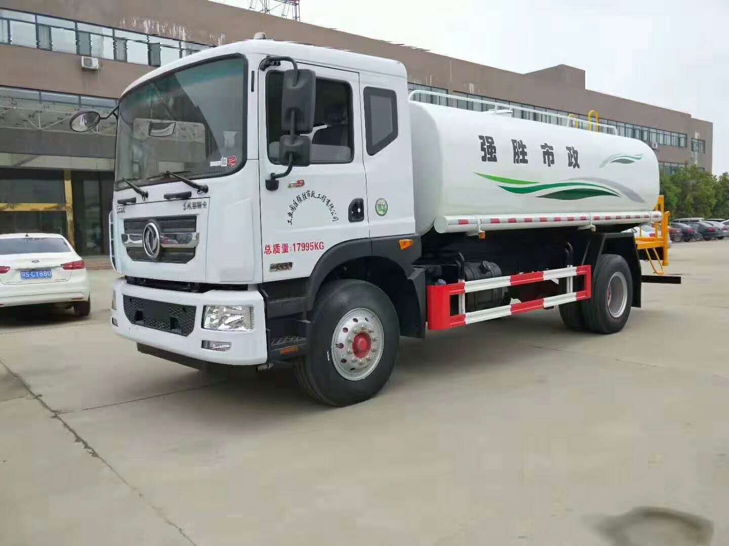 东风D9洒水车