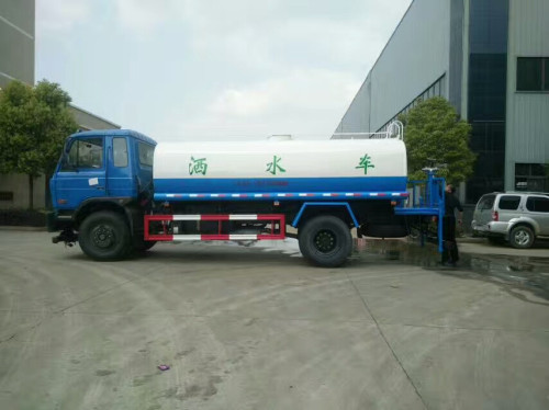 东风洒水车